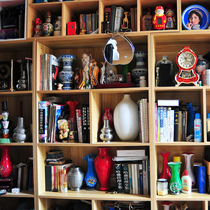 Shop window swing piece personal shop window display with likes can leave a message