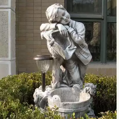 European-style fiberglass figure sculpture art living room outdoor floor decoration can be customized as a bucket running water fountain