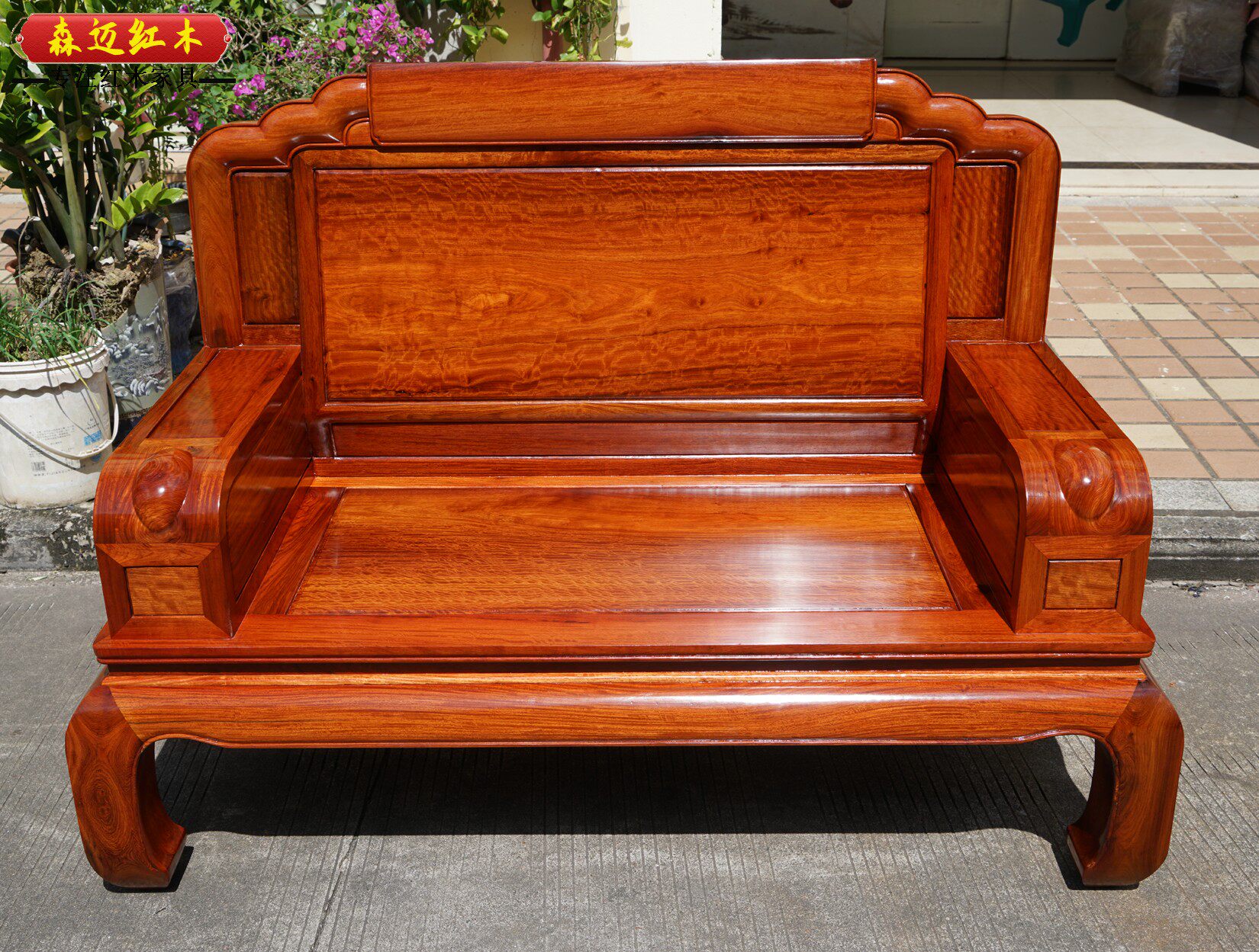 Махогани диван None