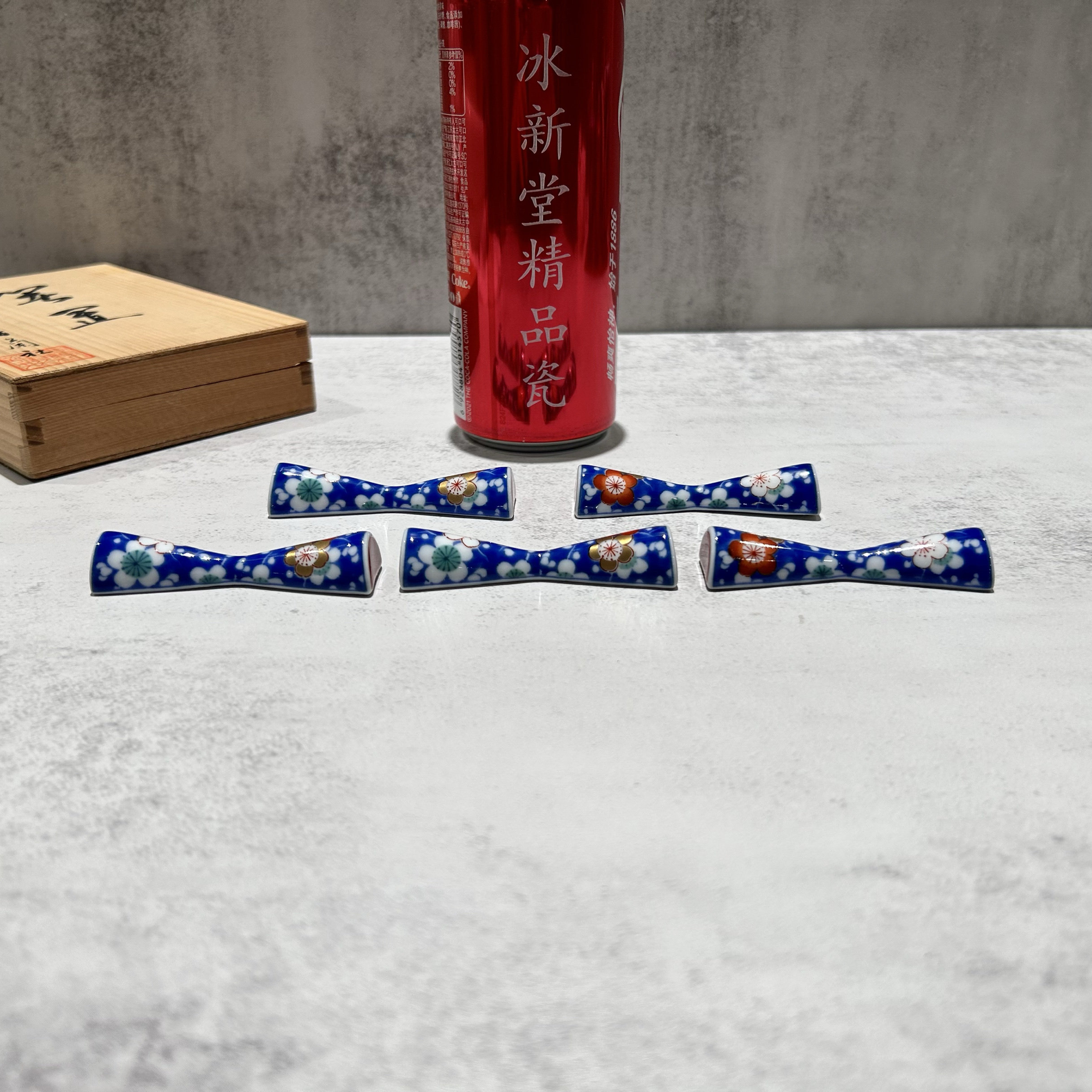 чашка 日本香兰社经典高端稀有青花赤绘描金梅花筷托筷置 长度7cm