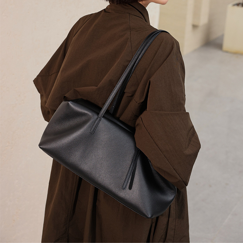 Genuine Leather Tote Bag for Women 2026 Autumn and Winter New Style First Layer Cowhide Boston Pillow Bag Commuter Underarm Shoulder Bag Genuine Leather Tote Bag for Women 2026 Autumn and Winter New Style First Layer Cowhide Boston Pillow Bag Commuter Underarm Shoulder Bag