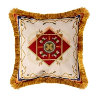 Лебедь с кисточками, европейский стиль