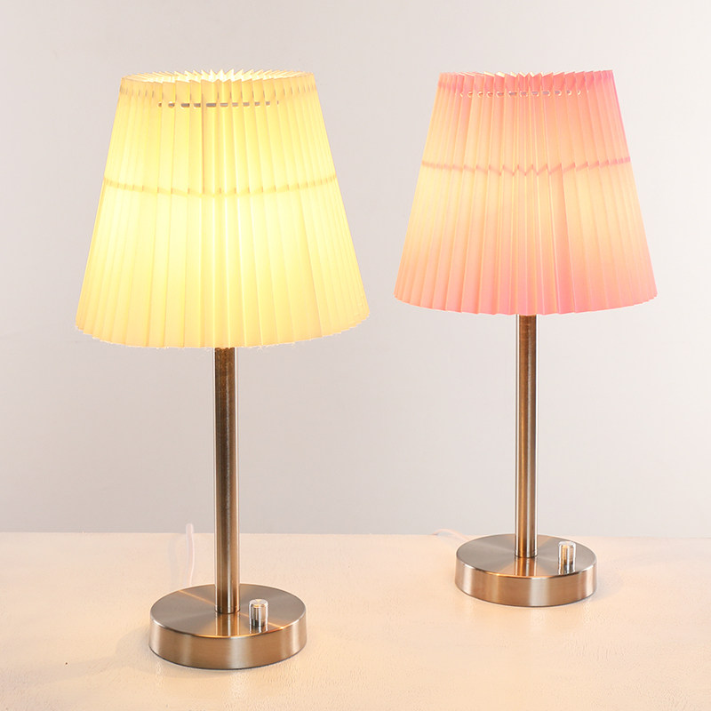 LED Nordic table lamp Simple modern bedroom bed Wedding room Wireless remote control dimmable breastfeeding warm and romantic