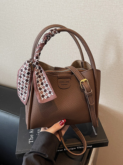 This Year's Popular Hand-Held Bucket Bag for Women 2025 New Fashion Simple Shoulder Small Tote Bag Versatile Crossbody Bag for Commuting