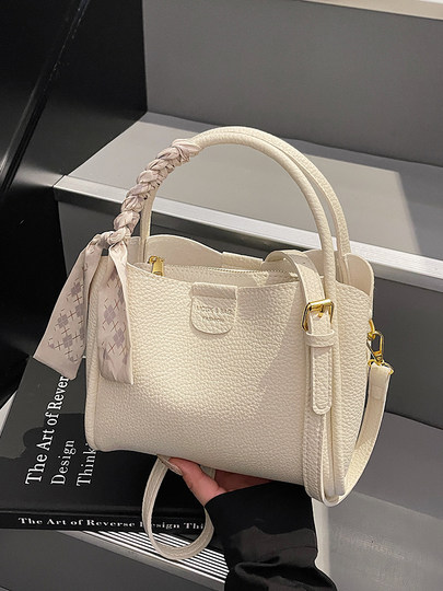 This Year's Popular Hand-Held Bucket Bag for Women 2025 New Fashion Simple Shoulder Small Tote Bag Versatile Crossbody Bag for Commuting