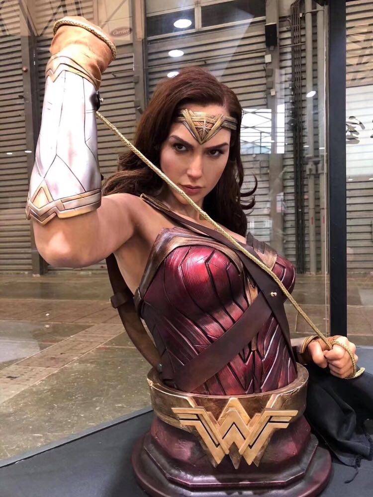 Opening day studio Wonder Woman 1: 1 bust like a limited 580 body