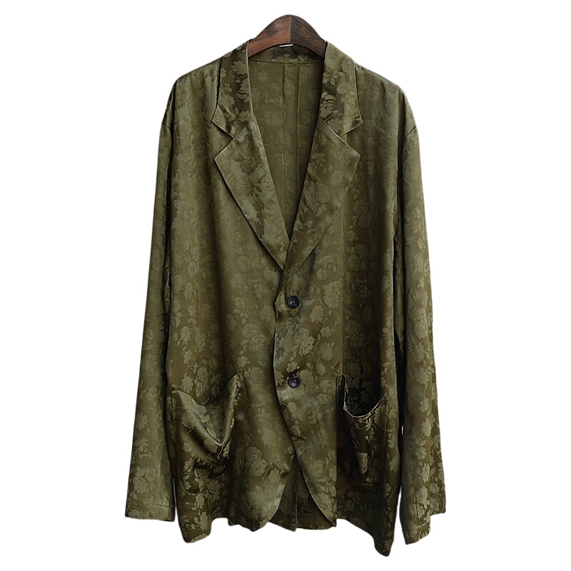 Summer Casual Loose-Fitting Suit in Army Green Jacquard, Unique Original Design, Fashionable Urban Style, Youthful and Trendy Summer Casual Loose-Fitting Suit in Army Green Jacquard, Unique Original Design, Fashionable Urban Style, Youthful and Trendy