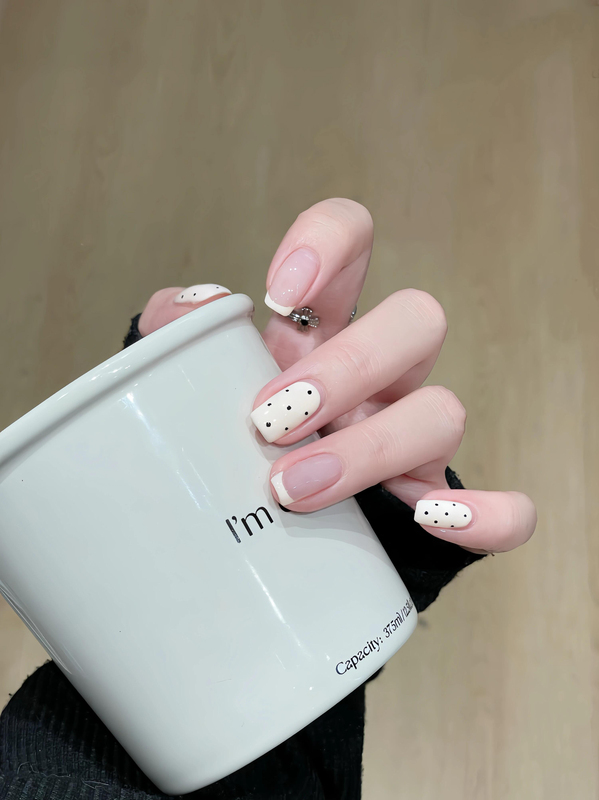 2026 New Handmade Short Nail Tips, White Polka Dot French Style, Autumn and Winter, High-End and Simple Style