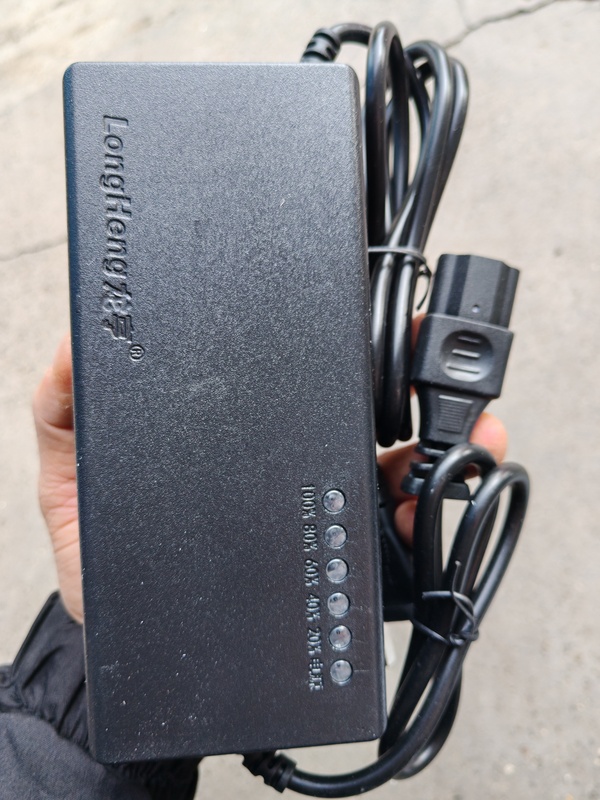 Electric Vehicle Charger 48V12Ah/20Ah60V12V14V20V64V12V14V20 Universal Charger