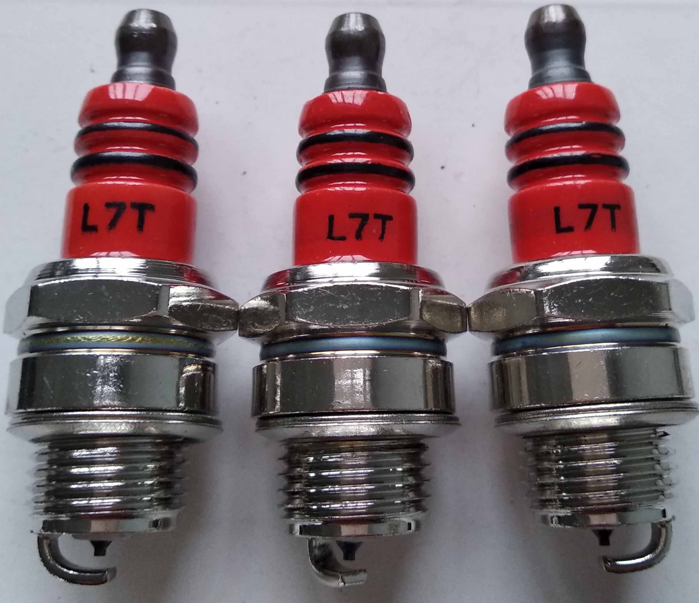 Mower spark plug oil saw spark plug small petrol engine spark plug L7T mower iridium gold spark plug