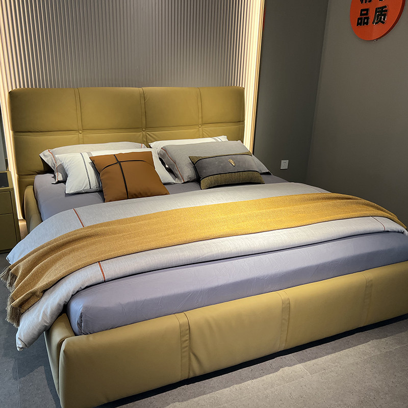 The showroom display of the model room is matched with modern minimalist soft bed with color design supplies, dark colors for home use