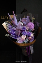 The same steel-stamped flower wrapping paper as the Brutalist style flower shop floral wrapping paper custom-made high-end silk tissue paper custom-printed hot stamping