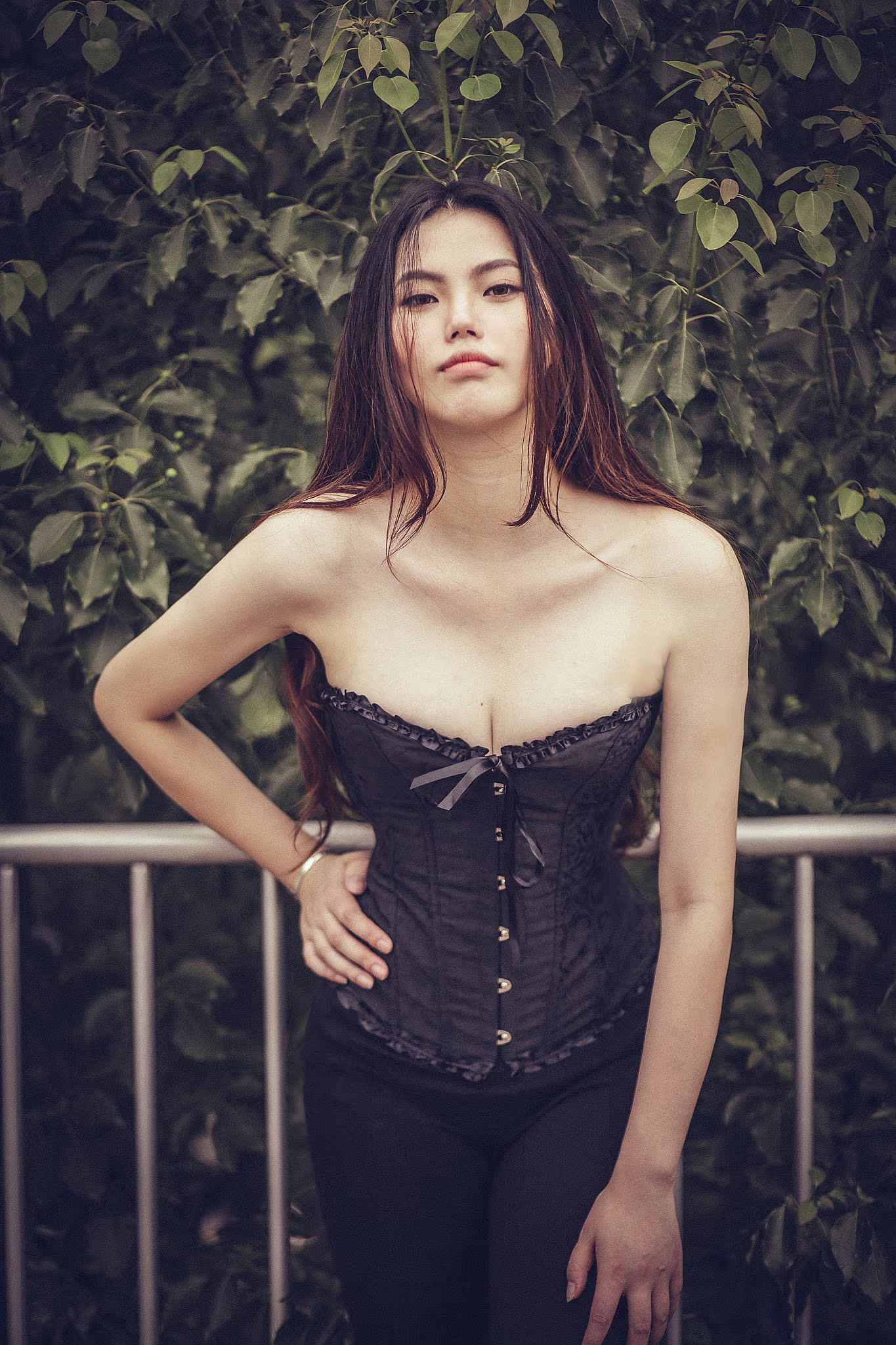 ĐEN Q retro dây đai màu đen xương cá áo nịt ngực bên ngoài mặc một corset eo eo eo hình thắt lưng nhỏ bên trong