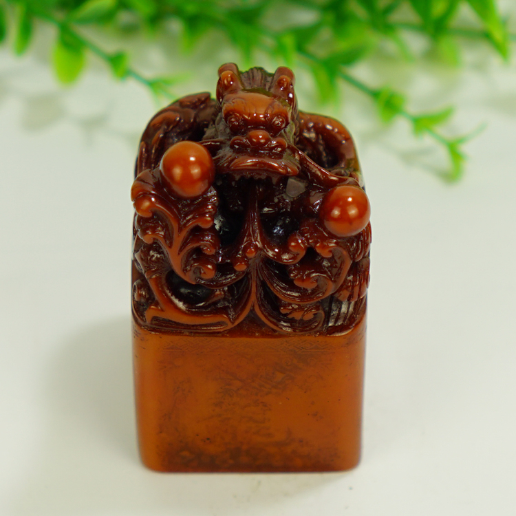 Calligraphy and painting calligraphy and calligraphy and calligraphy and calligraphy Sushan stone material field Huangshi Tibetan book seal jade lettering dragon town evil spirit Kiss Seal