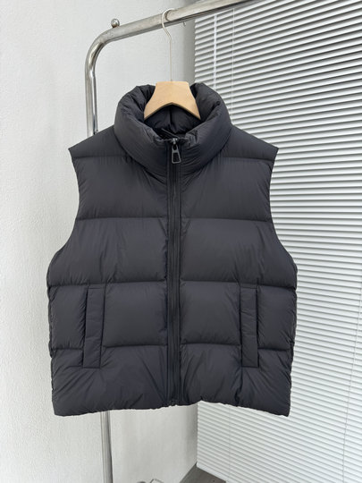 European High-End Puffer down Vest for Women, 2025 Winter New Style, Thickened 95% Down, Zero-Pressure Sleeveless Vest