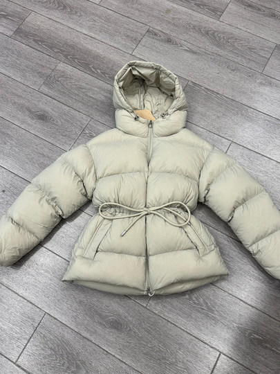 2025 Winter New Puff down Jacket for Women, Short Style, Lightweight and Warm, 90% Down, Waist-Cinching, Hooded, Petite Puffer Jacket