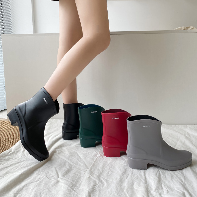 Japanese high heel rain boots female midcylinder PVC soft rain shoes outwear short cylinder waterproof anti-slip abrasion resistant water shoe summer