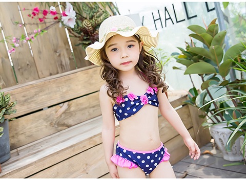 Đồ bơi mới dễ thương vừa và nhỏ cho bé công chúa bikini bikini ba mảnh ngọt ngào cho bé mùa xuân nóng bỏng Hàn Quốc bikini cho bé gái