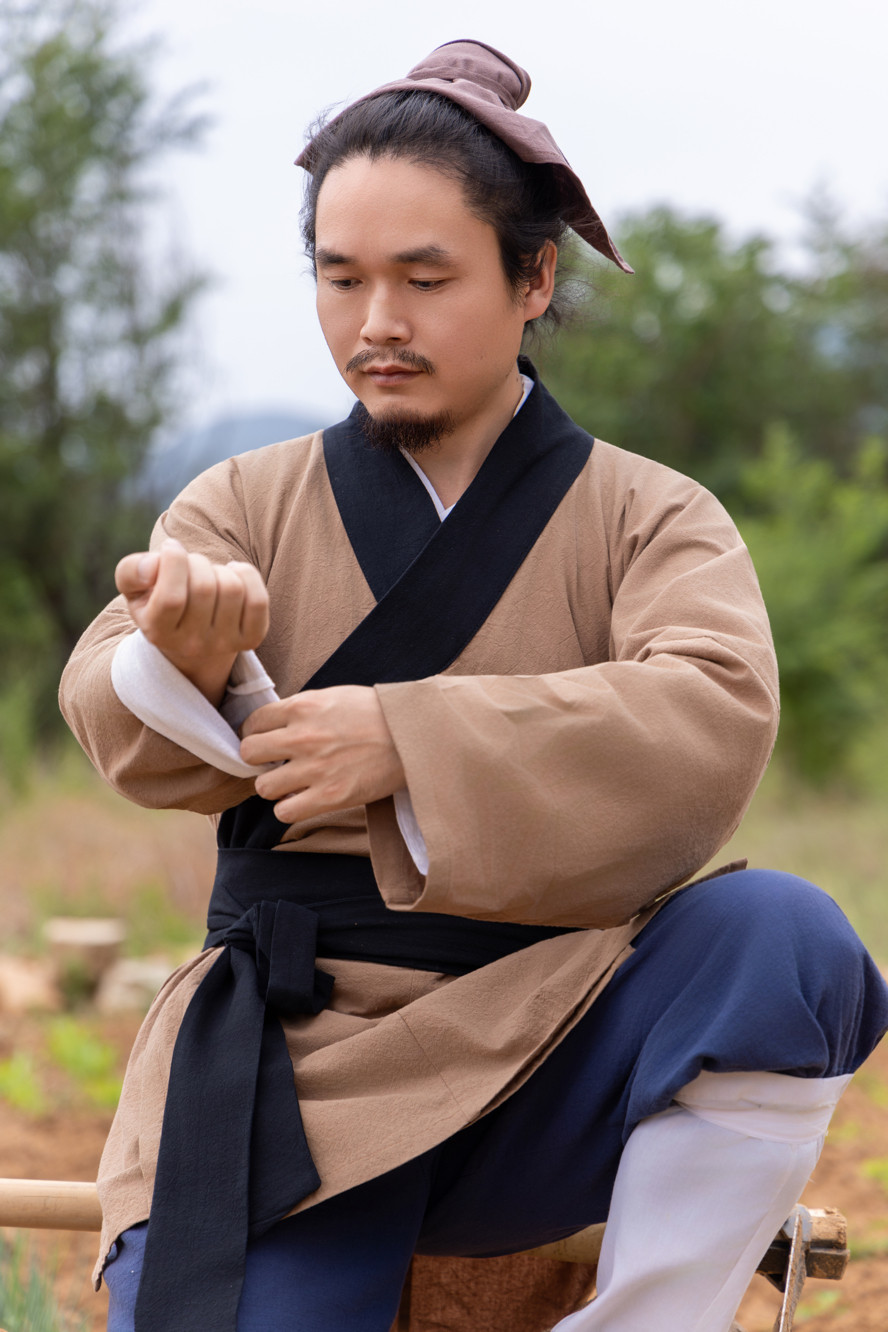 鄭峰著「満江紅の起源を辿る」メンズ純綿普段着漢服トップス、淡褐色、伝統的な民族衣装