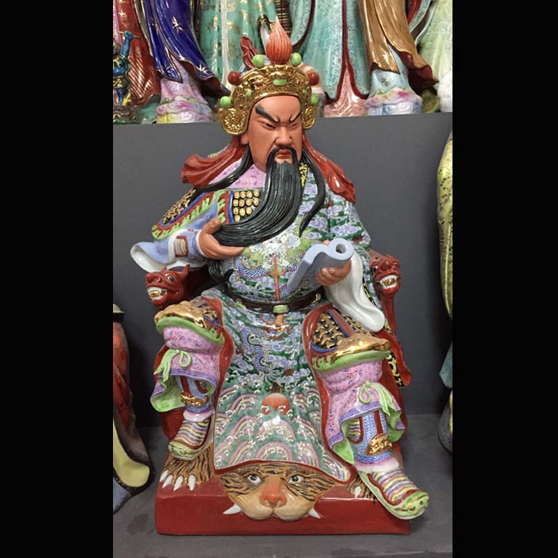 Seat reading the duke guan porcelain statute statute duke guan wen wen guan gong characters night like the spring and autumn period and the porcelain