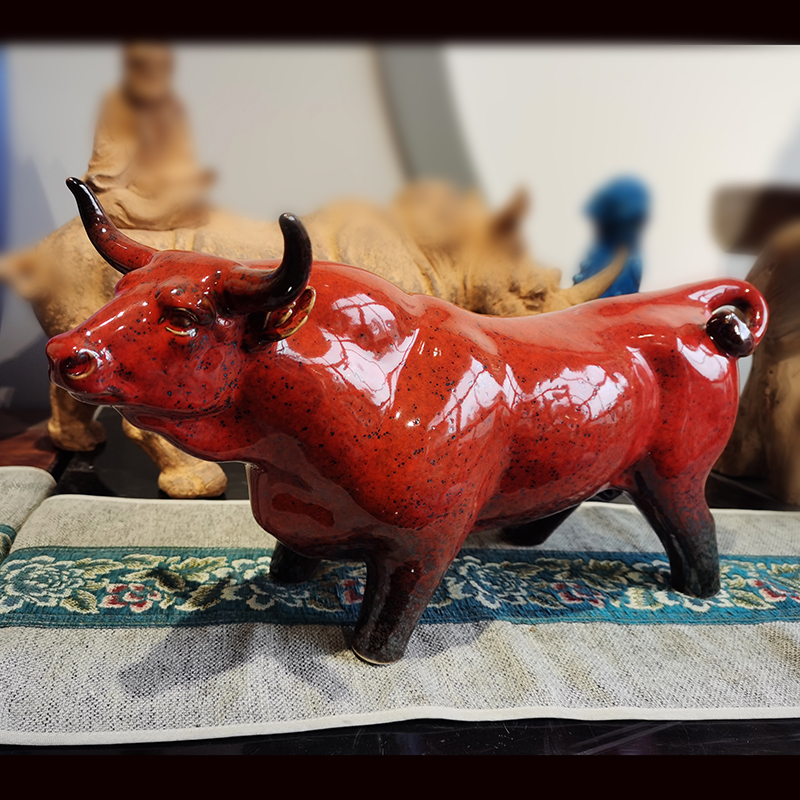 Jingdezhen up red porcelain ox endeavour China bull market red bull auspicious China raging bull