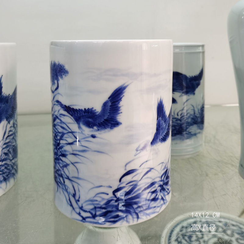 Jingdezhen hand - made scenery high - grade porcelain brush pot rich ancient frame display porcelain brush pot cap tube of pure hand - made of porcelain