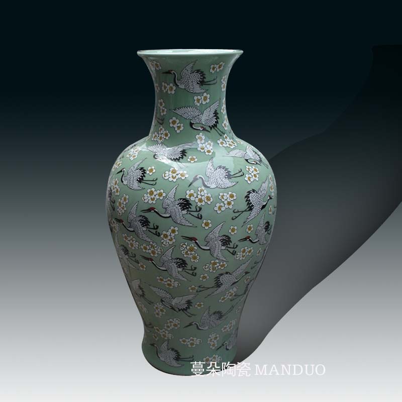 Jingdezhen, the name plum blossom put is great reward the crane bottle of Jingdezhen porcelain light decoration vase elegant porcelain vase