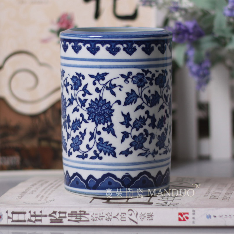 Blue and white porcelain brush pot Chinese style elegant Blue and white porcelain brush pot brush pot culture individuality thin straight vase