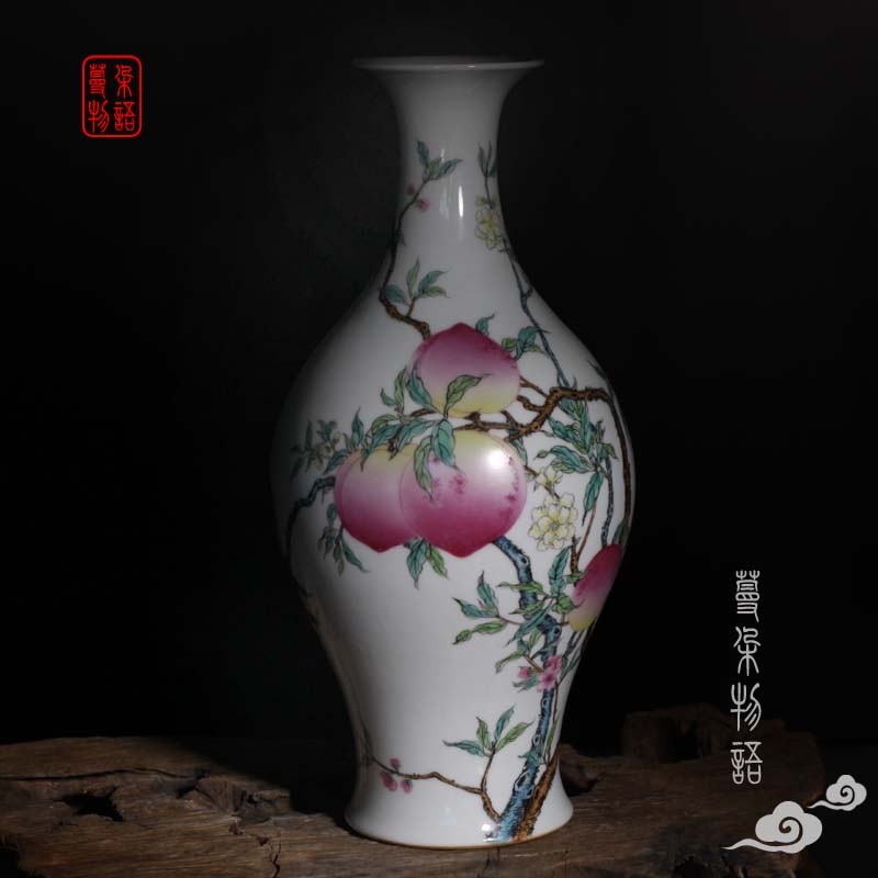 Jingdezhen high imitation of Shanghai museum the qing yongzheng pastel bat peach grain xiantao olive bottle gift collection bottle