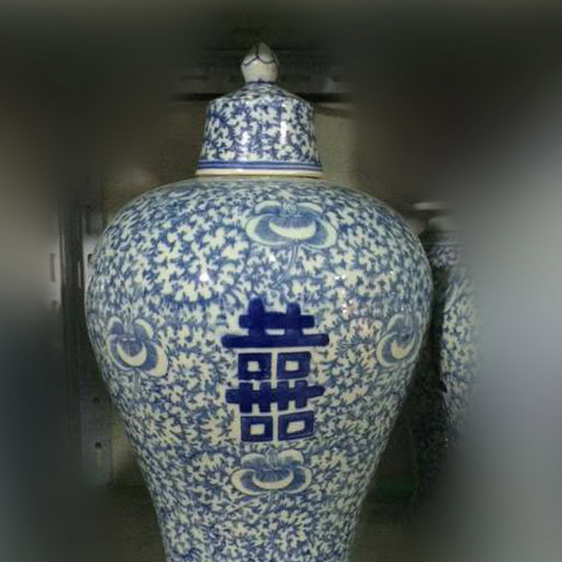 Jingdezhen hand - made archaize marriage happy character with cover the name plum bottle archaize building decoration mei bottle China happy character
