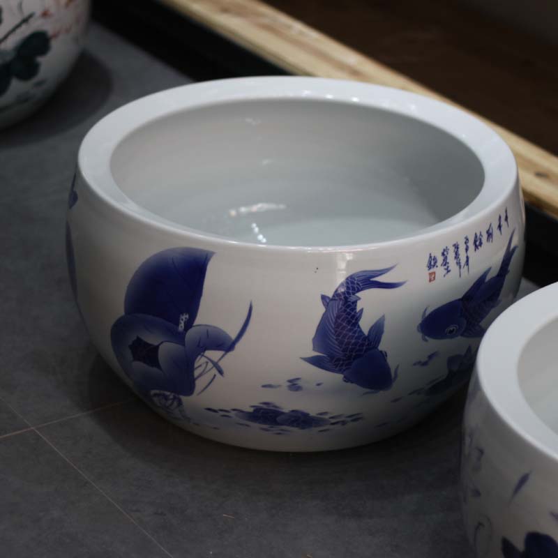 Jingdezhen blue and white lotus hand - made ceramic blue and white peony writing brush washer from small fish, small tea set writing brush washer