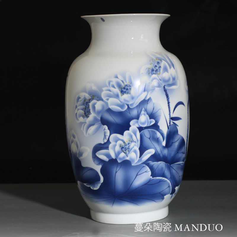 Jingdezhen blue and white porcelain vase elegant refreshing lotus lotus leaf decorative porcelain vases classic vase