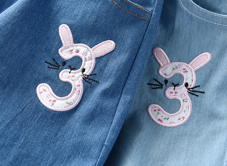 Cô gái mùa hè 2019 mới thêu 7 điểm quần jeans kiểu dáng hoang dã cho bé gái - Quần jean yếm bò cho bé