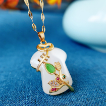 Chinese style elegant necklace womens brocade jade food qipao temperament pendant upscale atmosphere lock bone chain mesh red burst.