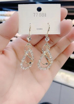Korean Temperament Earrings Net Red Advanced Sensation Earrings Woman 2022 New Tide Inlaid Drilling Earrings Stylish Long earrings