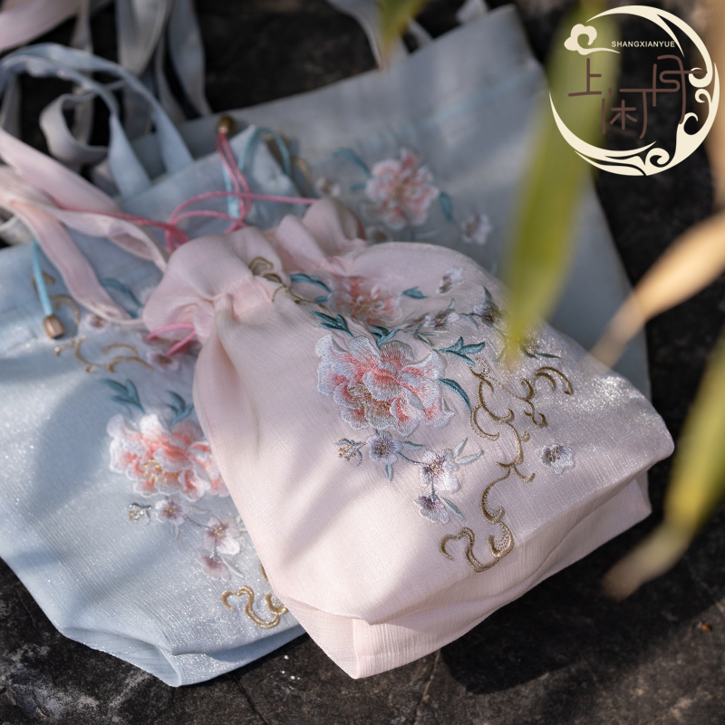 Shang Xianyue Xi Fangfei Guofeng Ming-made flashing silver wire hand-held messenger Hanfu women's bag accessories super fairy beam mouth