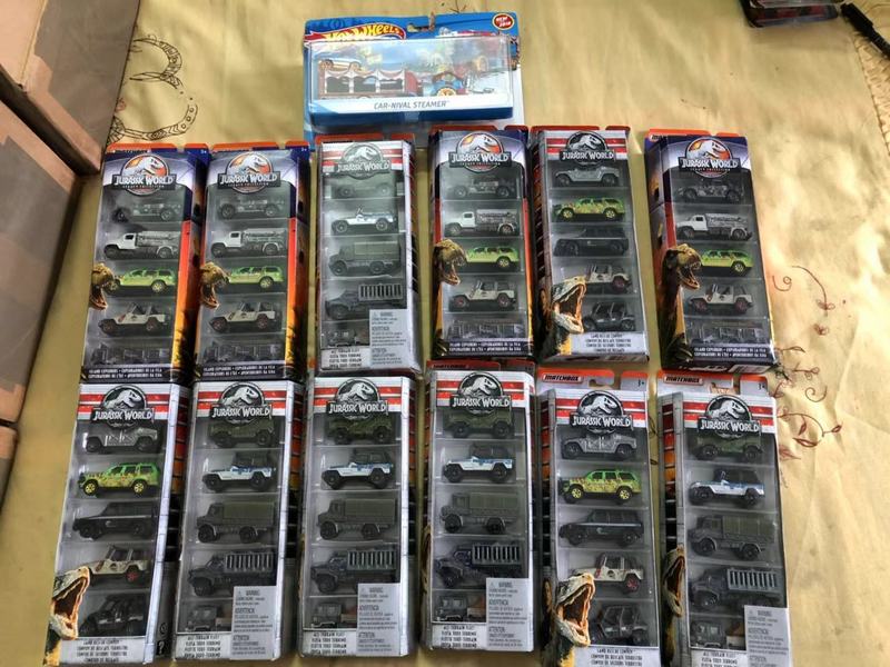 Matchbox 2018 Jurassic World 5-Pack Rv Mercedes-Benz Ford Hummer Jeep Collection-922