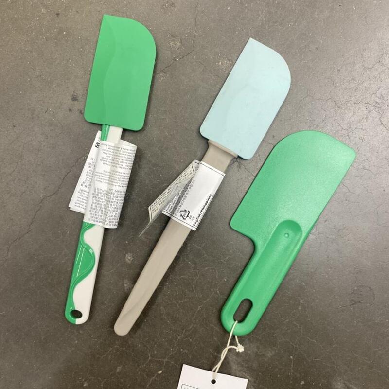Ikea Cake Scraper Spatula for Spreading Batter and Cream Green Blue