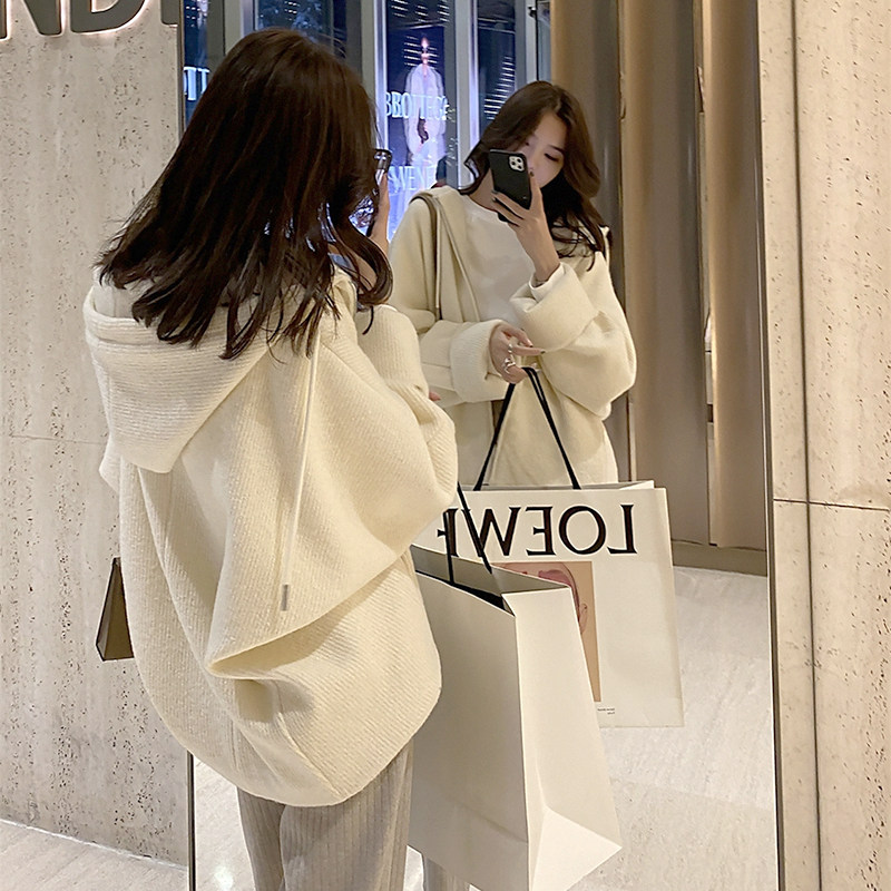 Mularsa white connected hat sportswomen thicken 2022 early spring Korean version loose with lazy wind 100 hitch coat