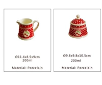 Пара молочных молочных банок