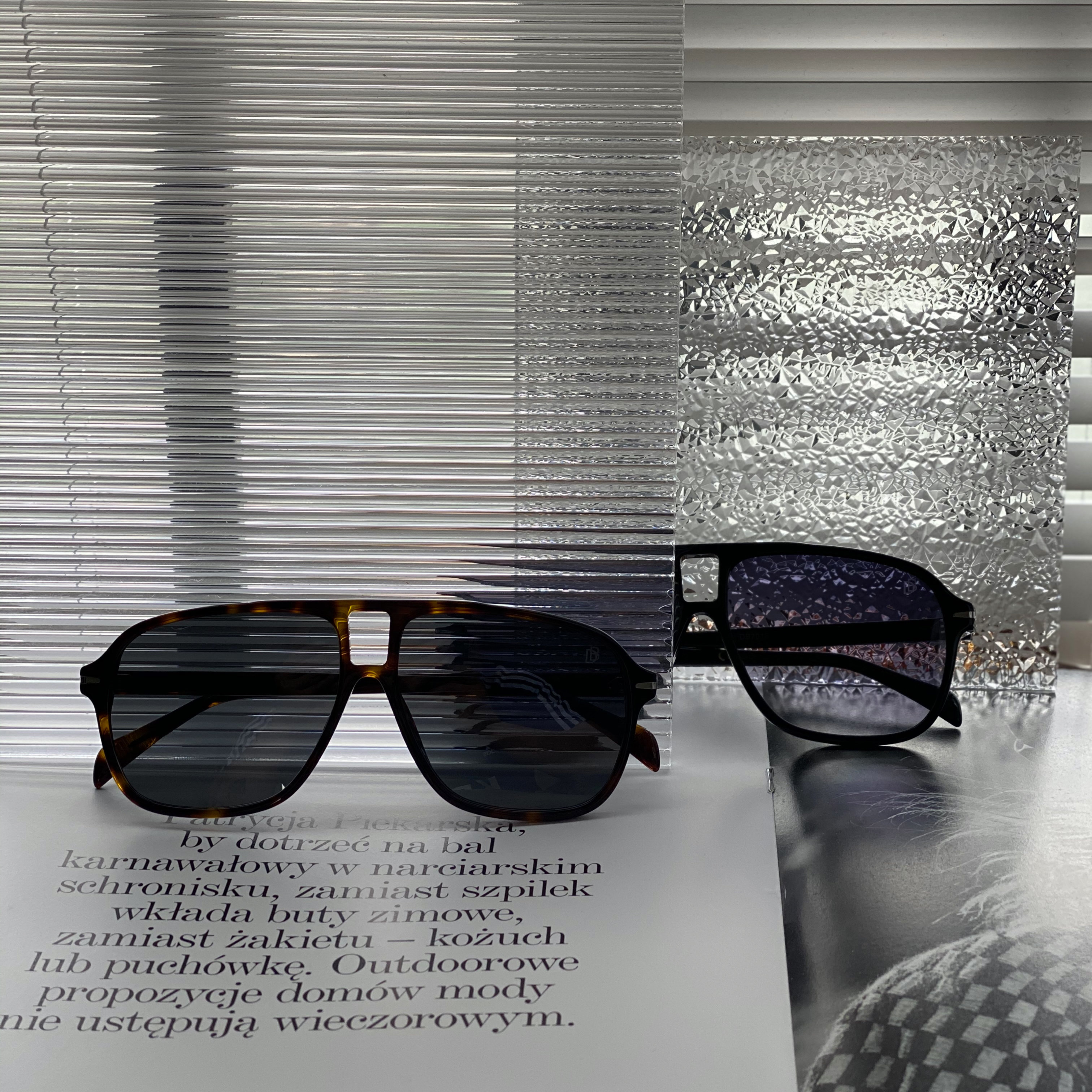 essentials the same version of VB men and women with the same plate pilot joint ultra-light simple Joker sunglasses glasses