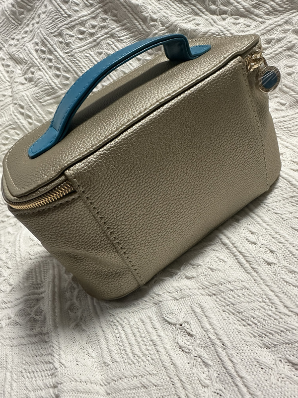 In Stock! Emirates Airlines Accessories: Cosmetic Bag, Toiletry Bag, Storage Bag, Dimensions Approximately 19X9X10