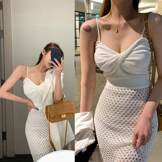 Spot Korean Dongdaemun summer dress women's new popular sexy off-shoulder cross-twist pleated vest thin camisole for women