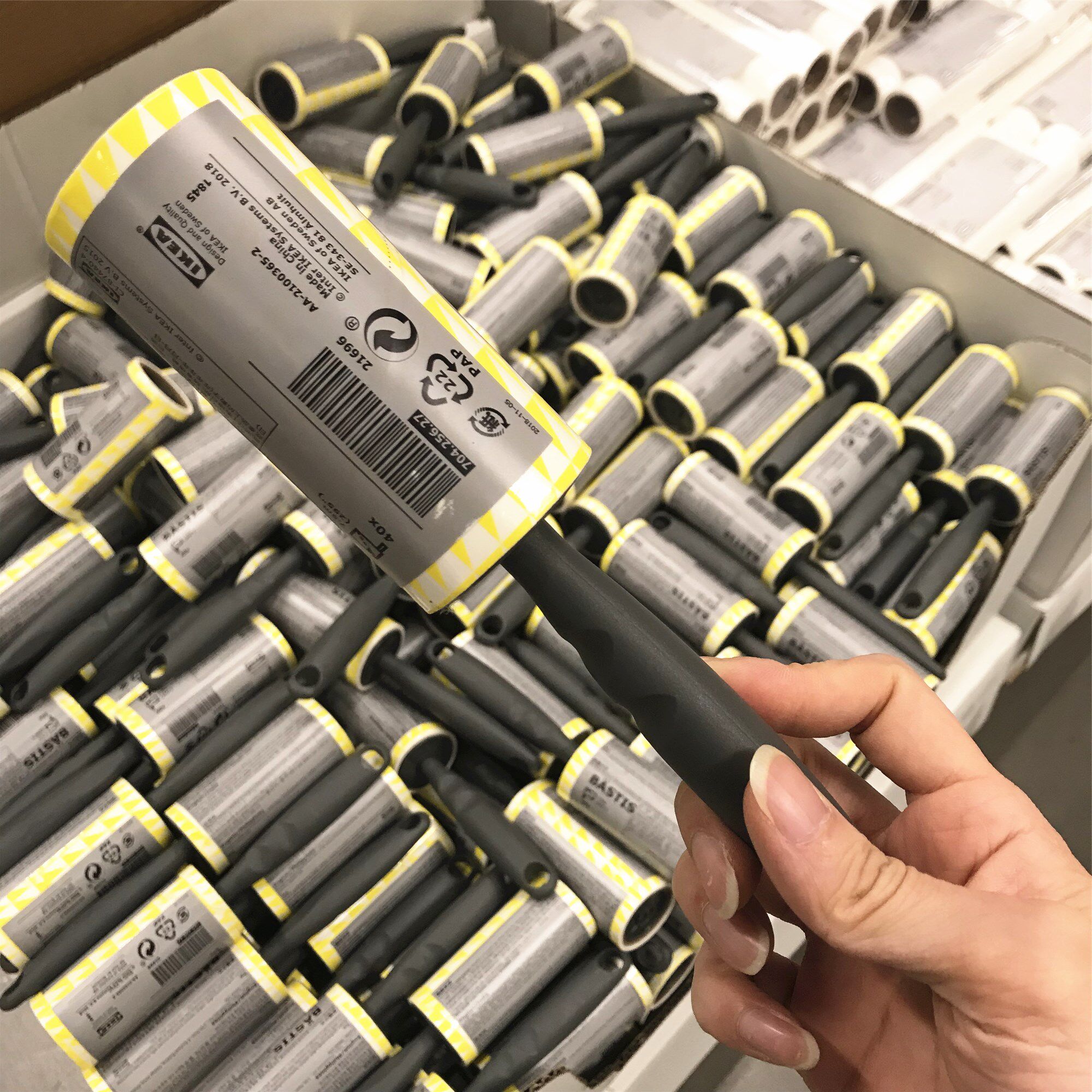 Shanghai IKEA domestic new BASTIS dust collector sticky hair roll sticky hair device