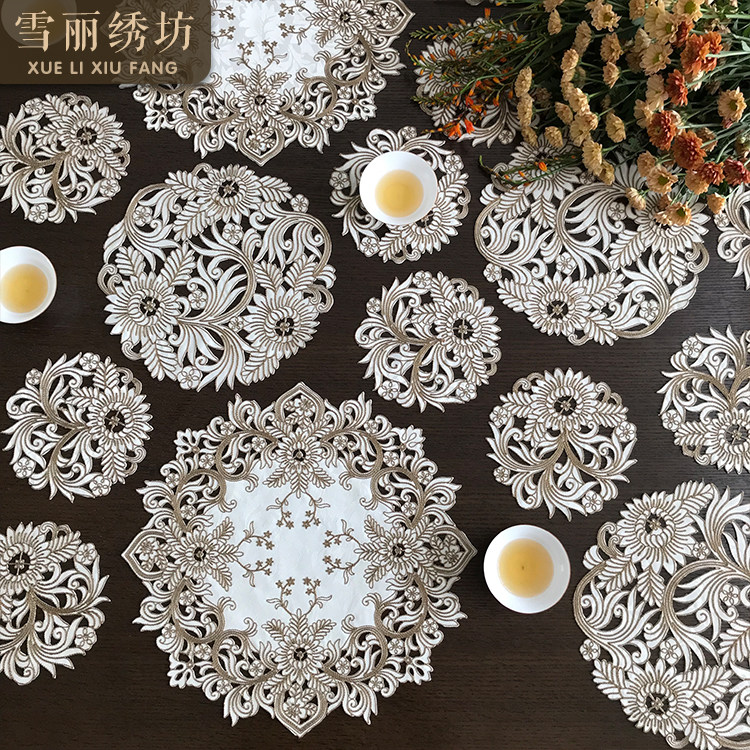 Western cup cup cup cup cloth embroidered Northern Europe light luxury Chinese-style round table mat decoration cushion disc