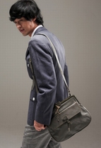 Brand new Italian military version of the 1950s sergeants document leather bag shoulder bag classic Schaffner bag cowhide