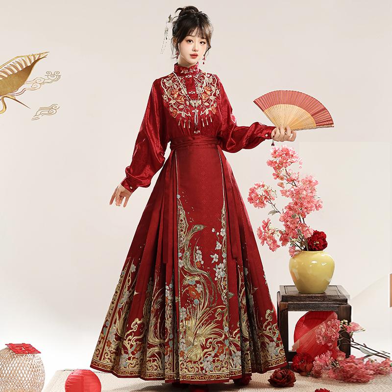 祥瑞汉服2025新款红色织金马面裙：让你成为婚礼上的焦点！-汉服