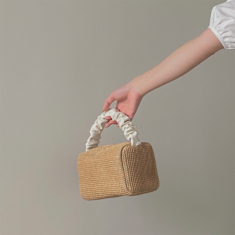 Women's Medium Summer Straw Color Block Vacation Weave Square Zipper Square Bag display picture 1