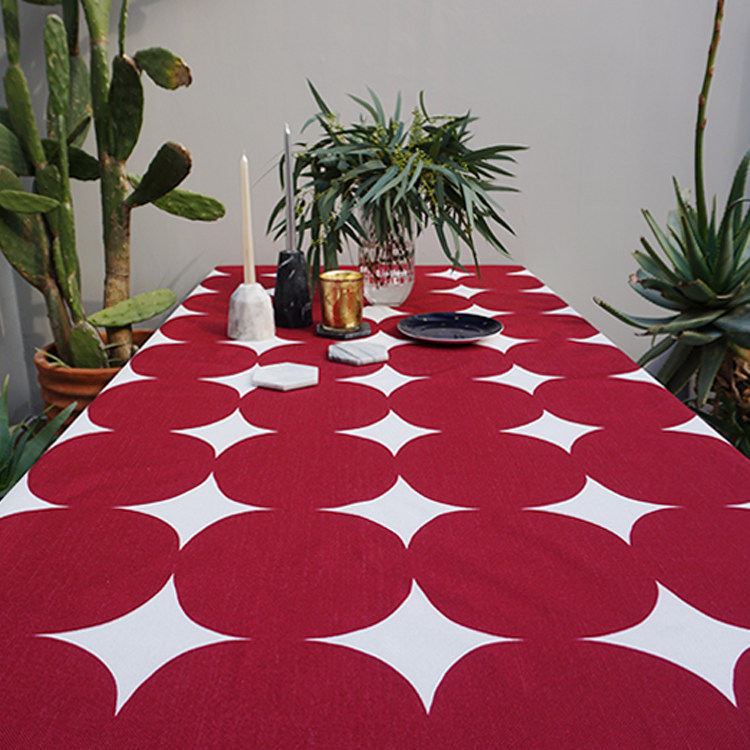 (Draft ciaogao) original design hand-painted Nordic minimalist New Year's Christmas red polka dot blend tablecloth