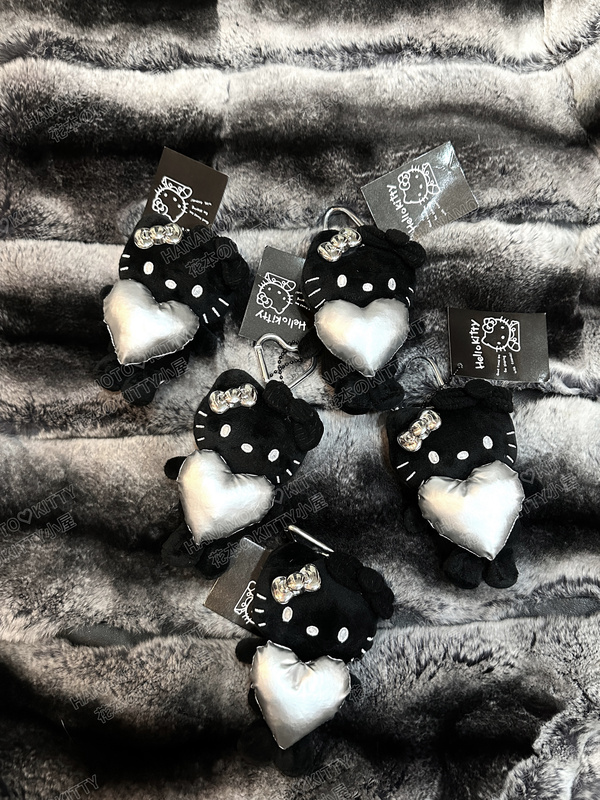 [Flower-Themed Real Shot] 50Th Anniversary Pure Black Silver Heart Kitty Pendant Bag Charm Keychain Decoration Gift